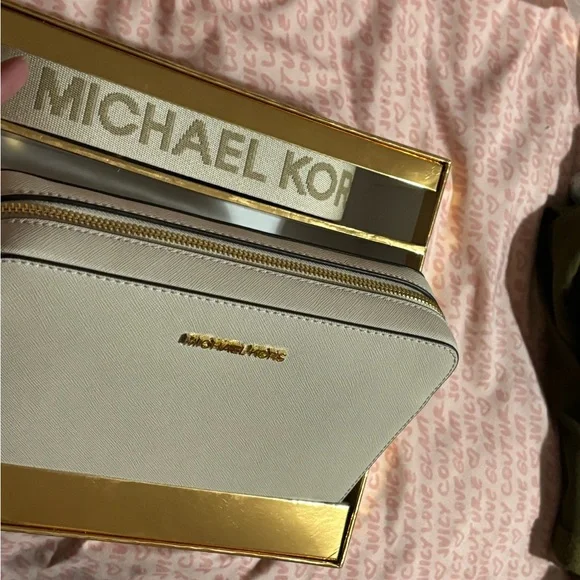 Michael Kors Crossbody Gift Set - Picture 5 of 7